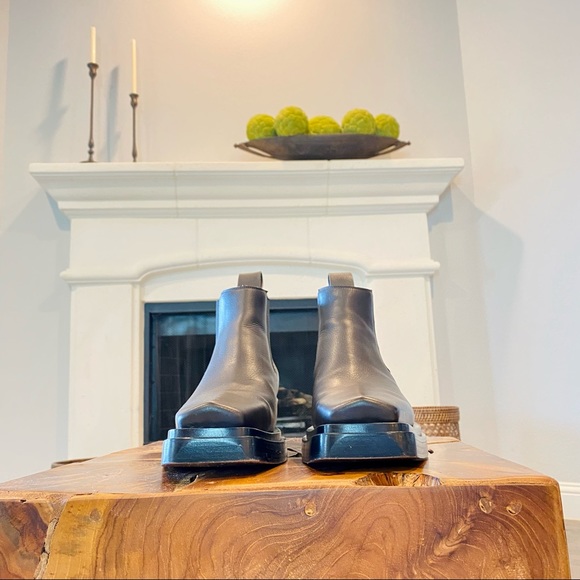 Bottega Veneta Lean Square Toe Boots - Picture 5 of 16